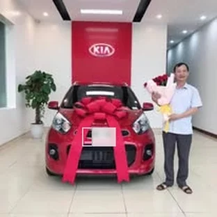 Kia Hà Giang - Khách hàng tham khảo xe thực tế tại Vị Xuyên.