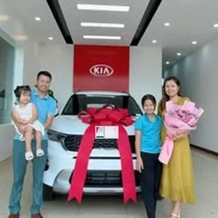 Kia Hà Giang - Tư vấn phiên bản và màu xe tại Đồng Văn.