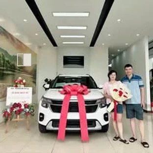 Kia Hà Giang - Tư vấn phiên bản và màu xe tại Đồng Văn.